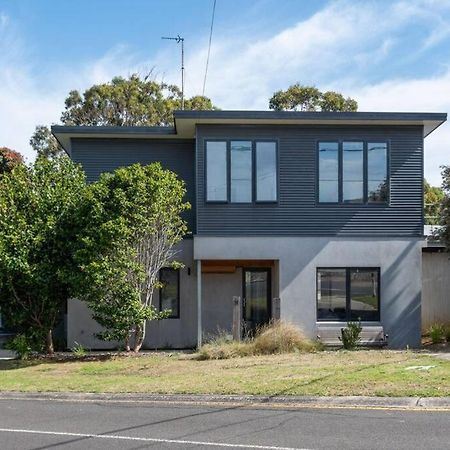 Flowering Gum House - Furry Friends Welcome Villa แองเกิลซี ภายนอก รูปภาพ