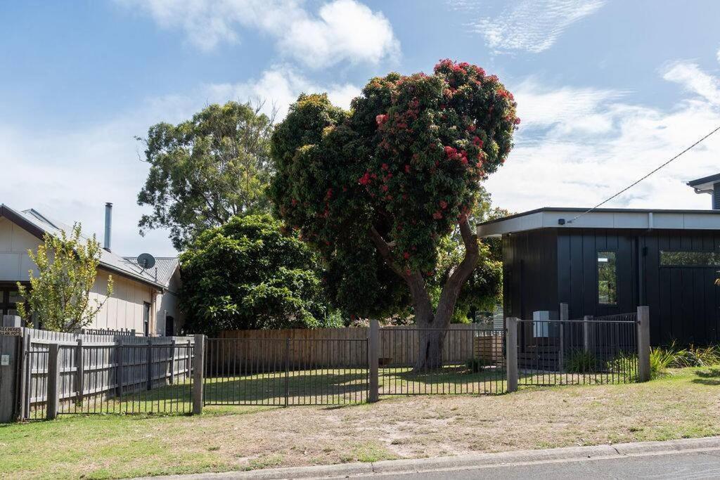 Flowering Gum House - Furry Friends Welcome Villa แองเกิลซี ภายนอก รูปภาพ